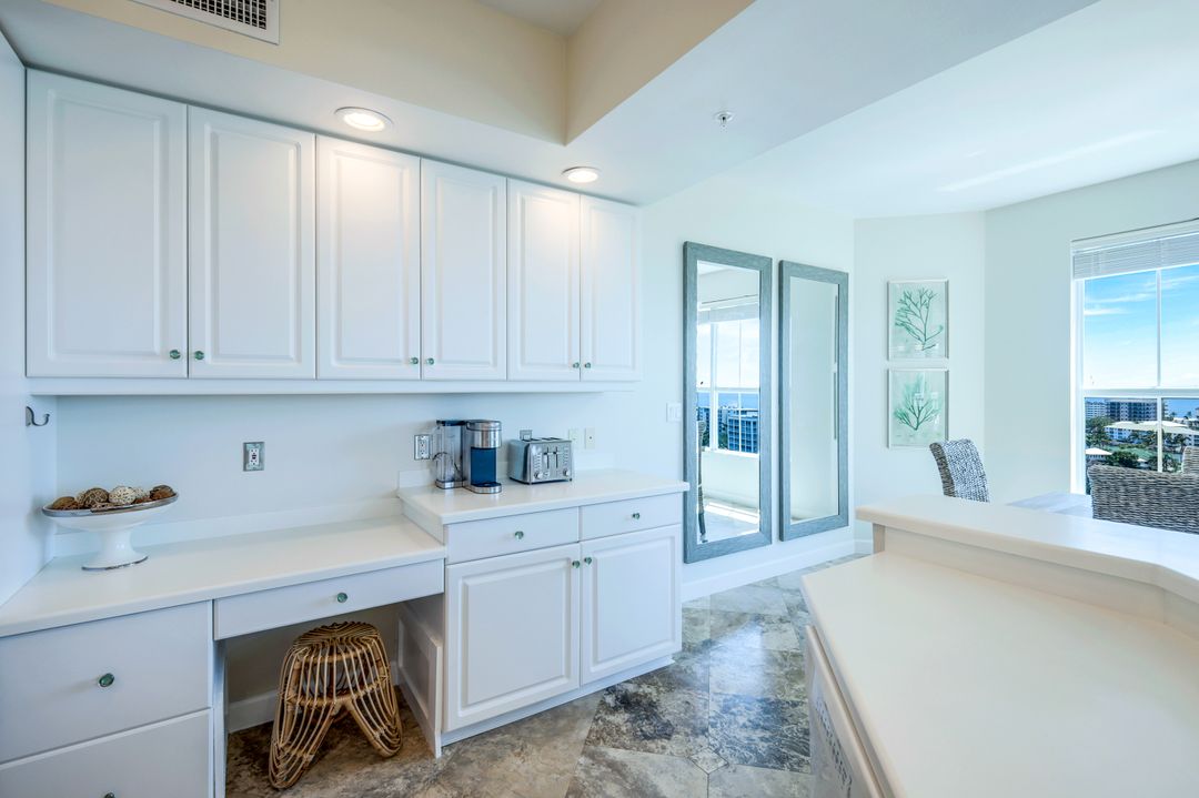 300 Dunes Blvd #PH05, Naples, FL 34110