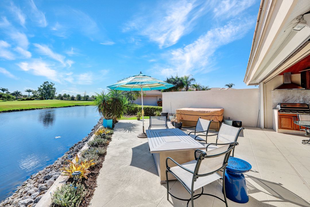 10339 Quail Crown Dr, Naples, FL 34119