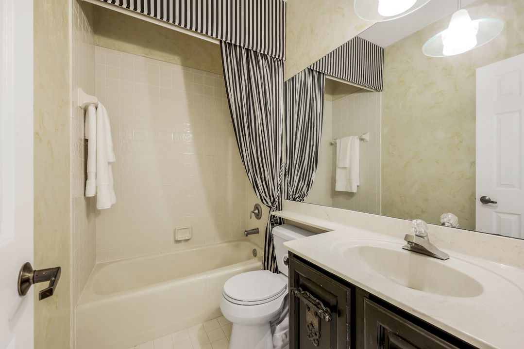 27181 Kindlewood Ln, Bonita Springs, FL 34134