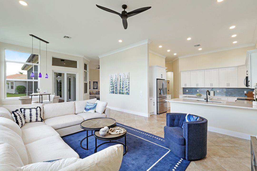 985 Chesapeake Bay Ct, Naples, FL 34120