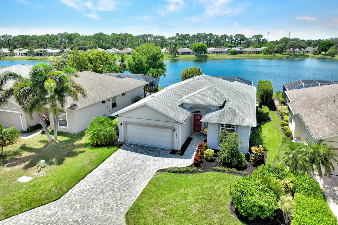 484 Crossfield Cir, Naples, FL 34104