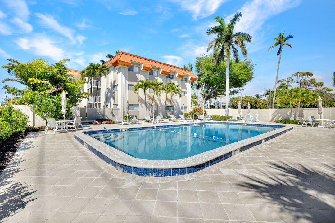 1100 Gulf Shore Blvd N #103, Naples, FL 34102