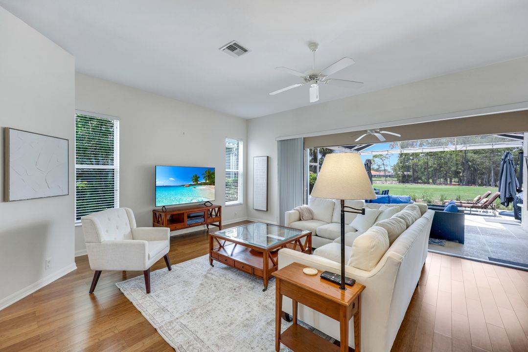 8621 Gleneagle Way, Naples, FL 34120