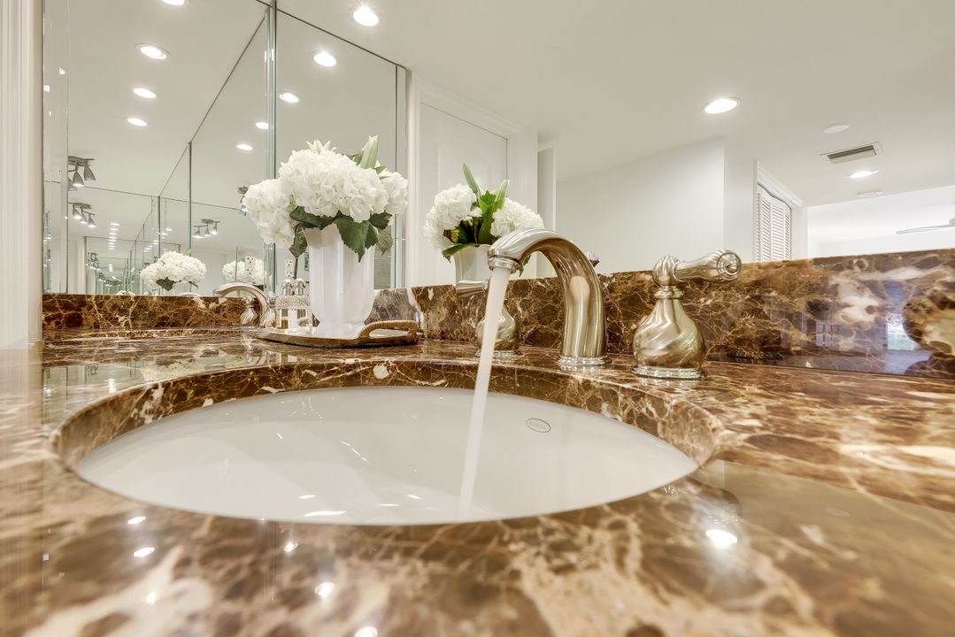 4451 Gulf Shore Blvd N #406, Naples, FL 34103