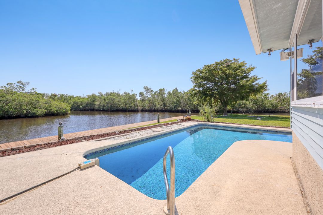 422 Seaworthy Rd, North Fort Myers, FL 33903