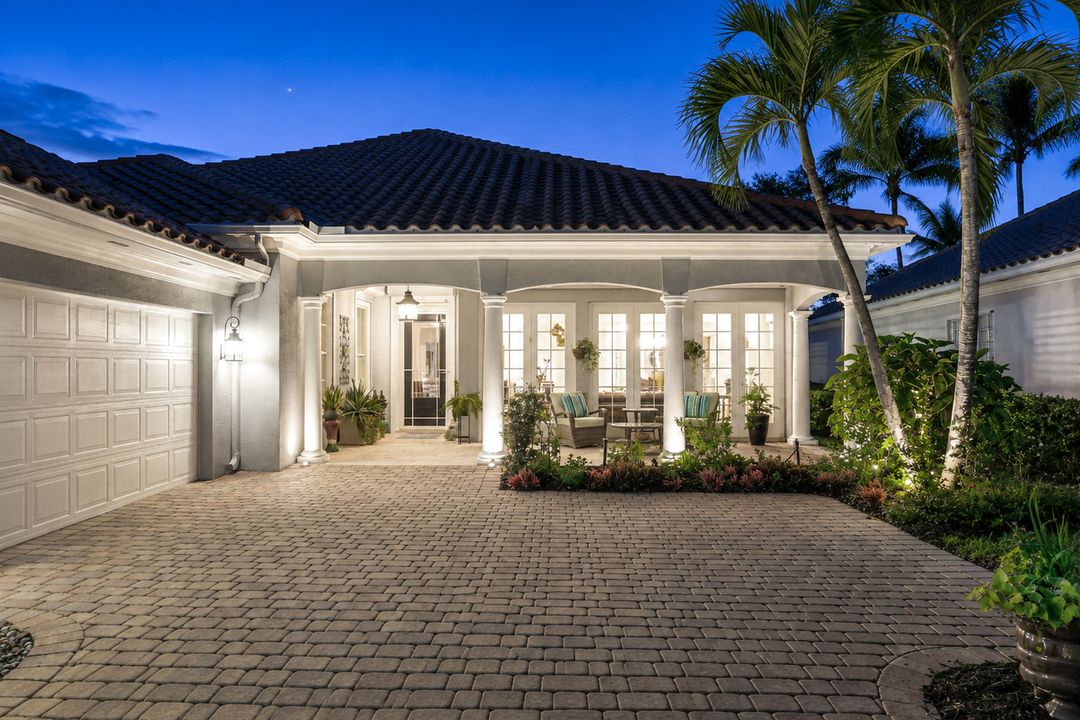 2896 Hatteras Way, Naples, FL 34119
