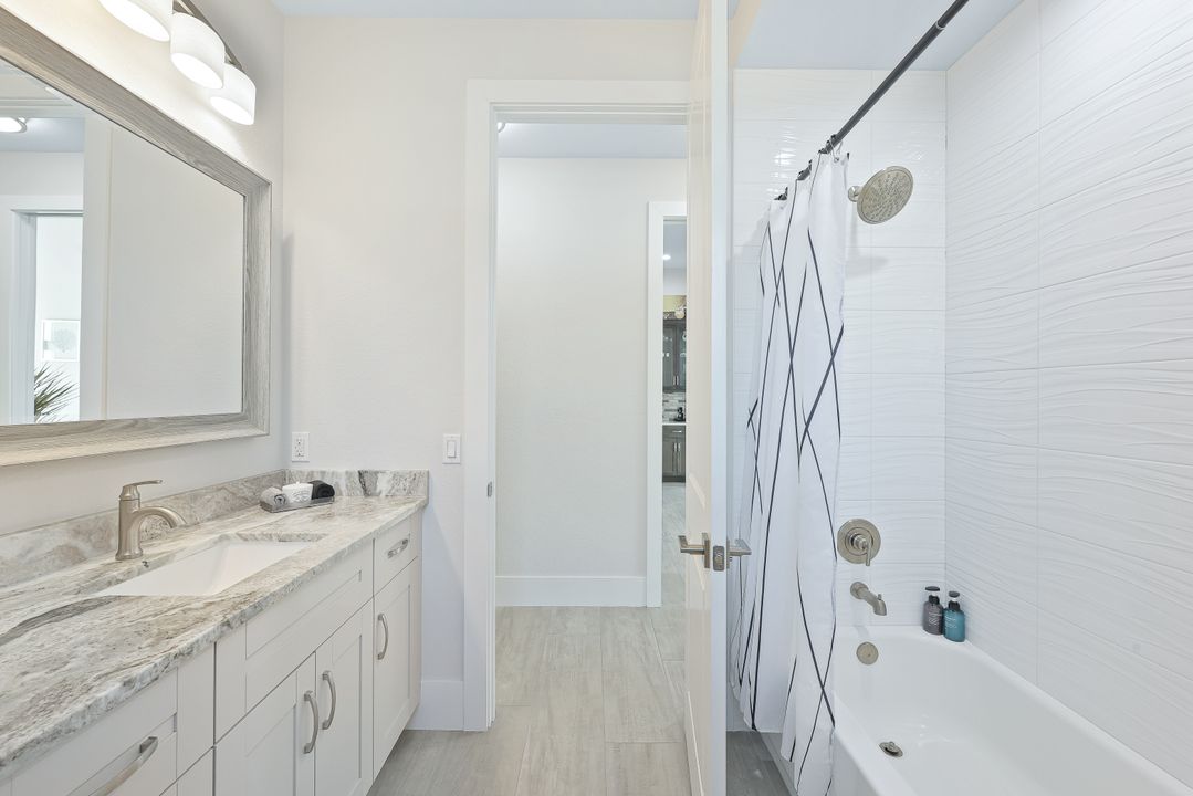 5317 SW 8th Pl, Cape Coral, FL 33914