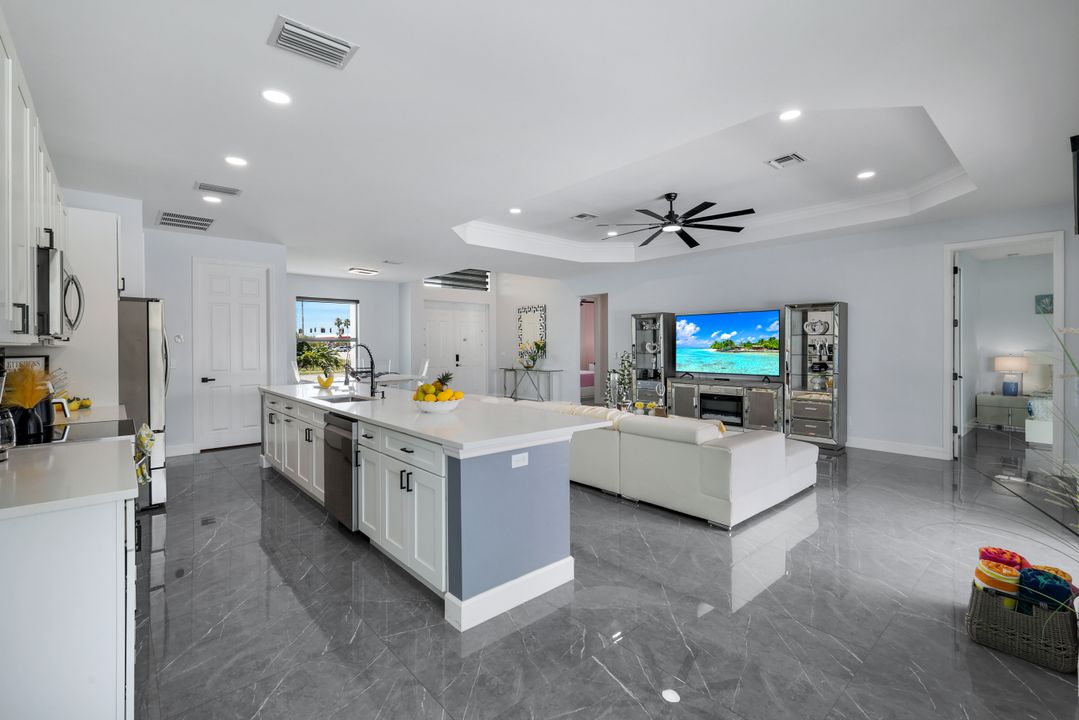 2419 Country Club Blvd, Cape Coral, FL 33990