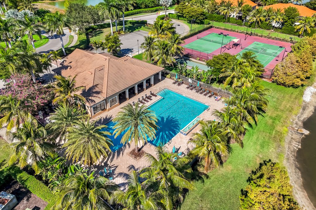 11087 St. Roman Way, Bonita Springs, FL 34135