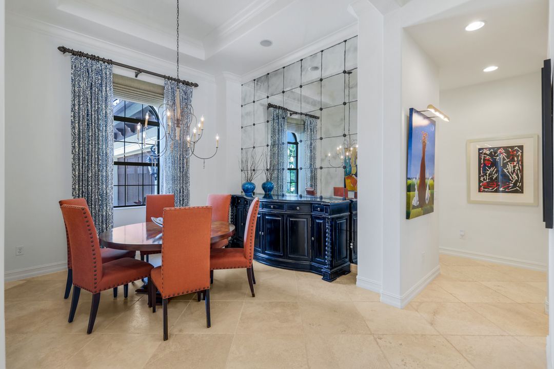 6477 Costa Cir, Naples, FL 34113