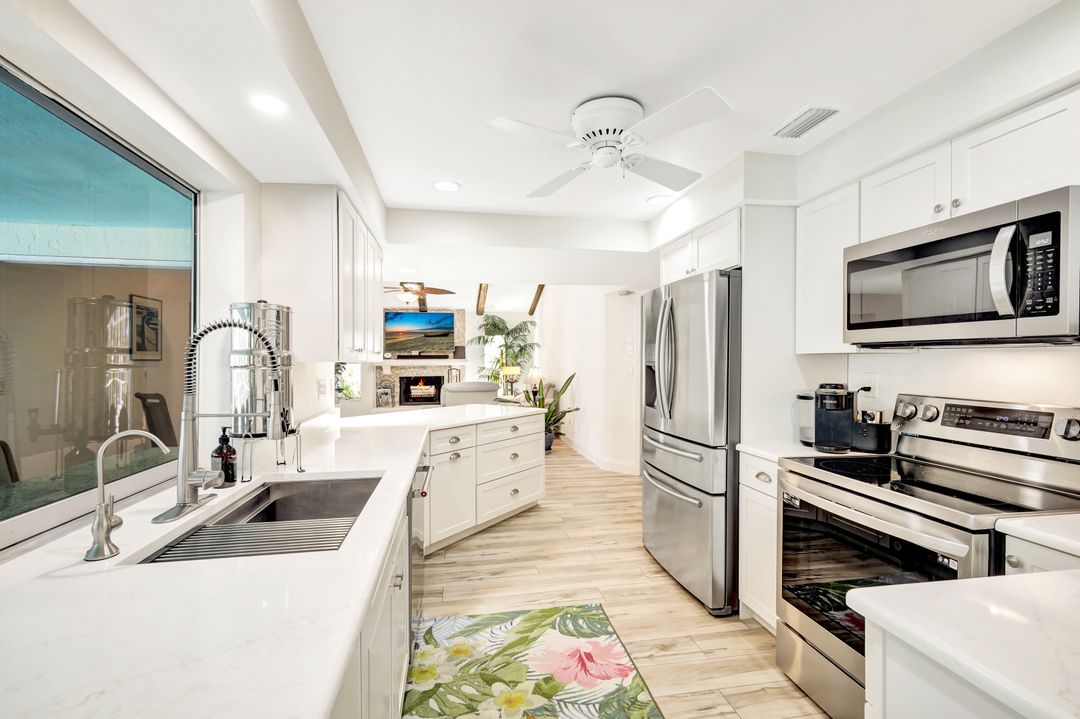 5301 SW 8th Pl, Cape Coral, FL 33914