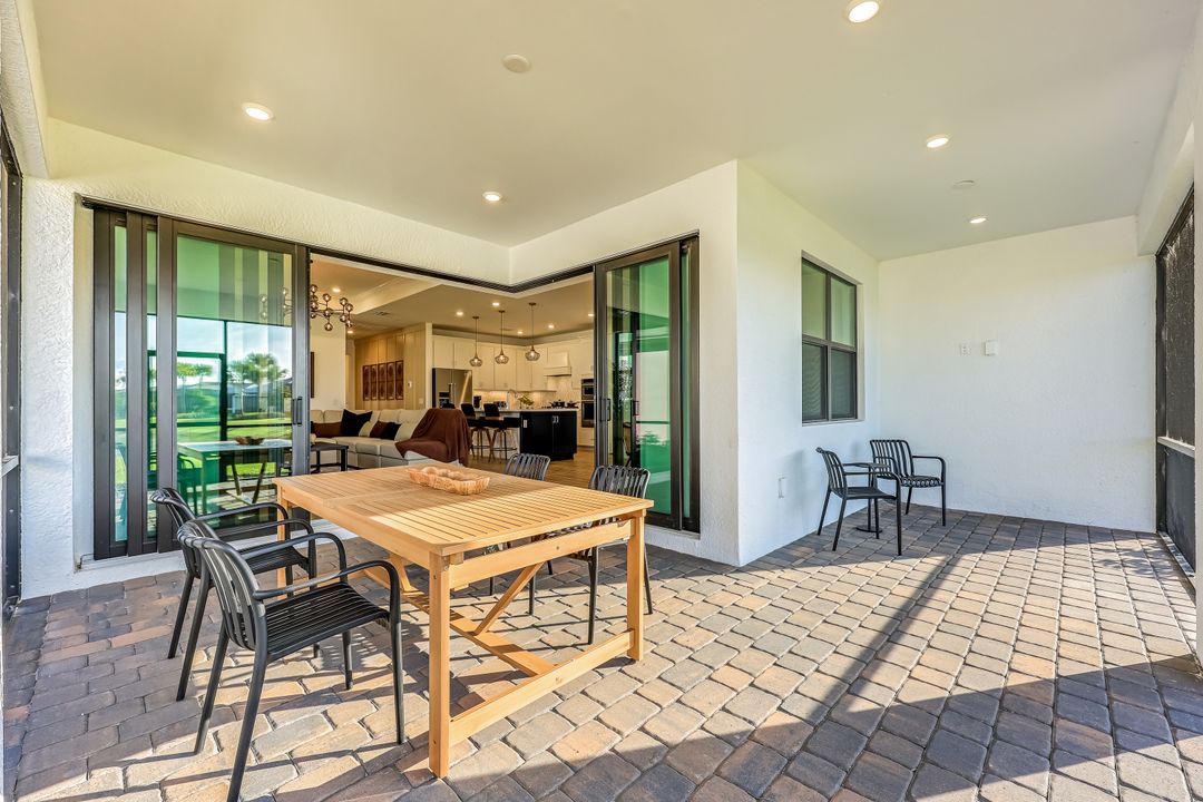 20530 Pebble Gln Dr, Estero, FL 33928