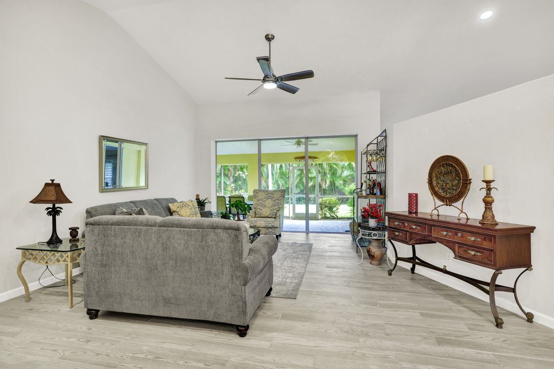 9820 Alhambra Ln, Bonita Springs, FL 34135