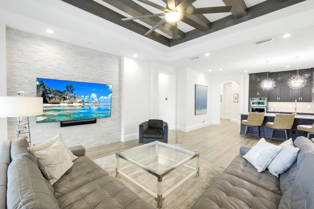 16358 Corsica Way #201, Naples, FL 34110
