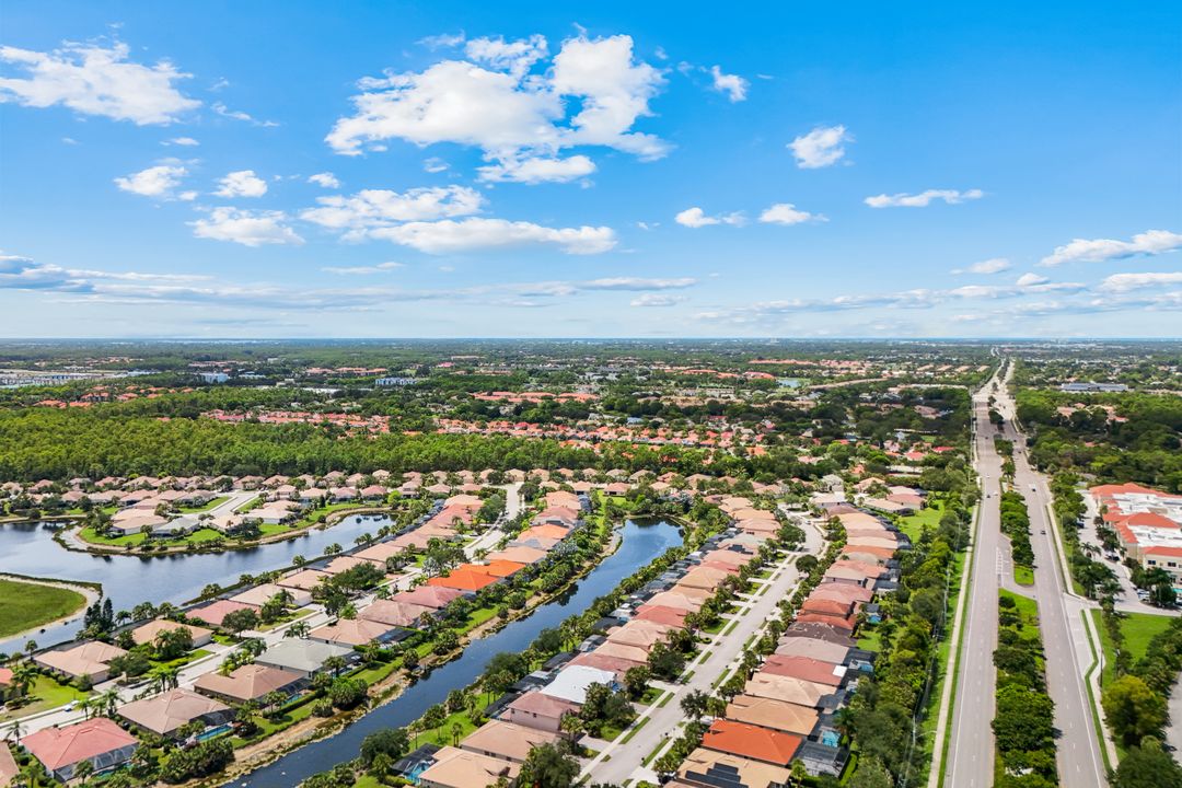8223 Potomac Ln, Naples, FL 34104