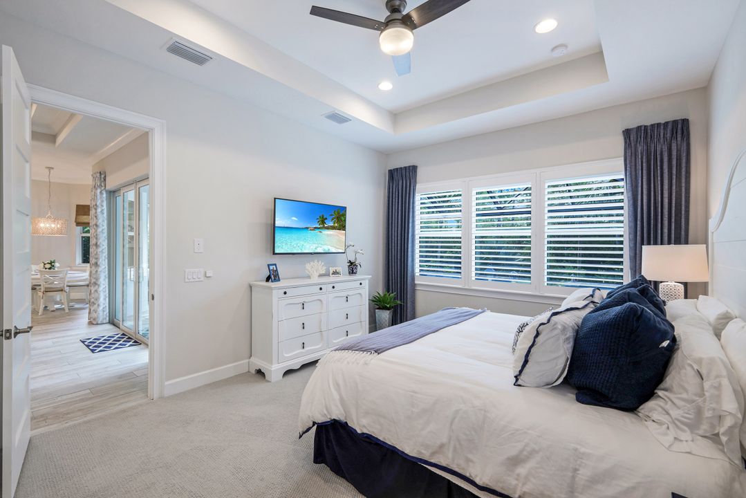 6323 Antigua Way, Naples, FL 34112