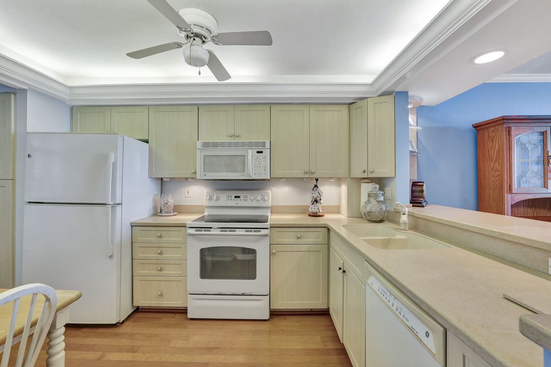 320 Seaview Ct #305, Marco Island, FL 34145