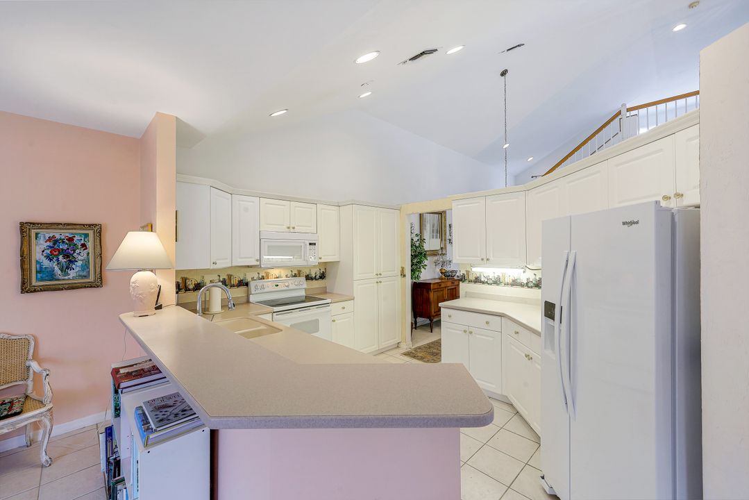 1082 Jardin Dr, Naples, FL 34104