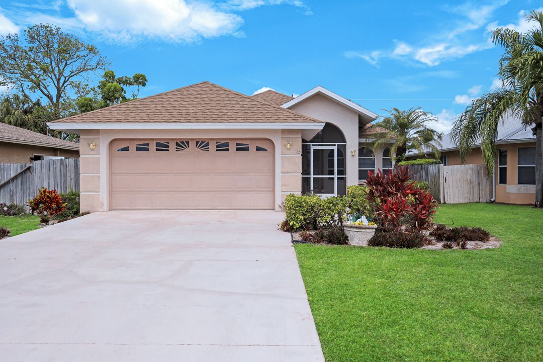 765 101st Ave N, Naples, FL 34108