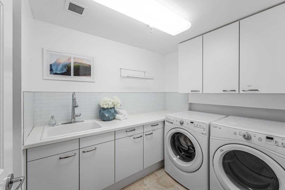 8473 Bay Colony Dr #1803, Naples, FL 34108