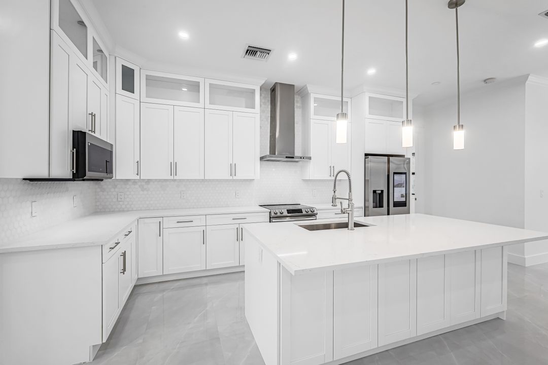 2840 Golden Gate Blvd W, Naples, FL 34120