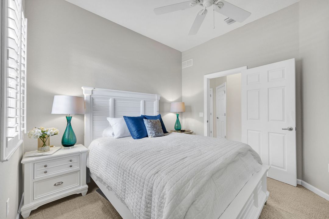 8723 Coastline Ct #202, Naples, FL 34120