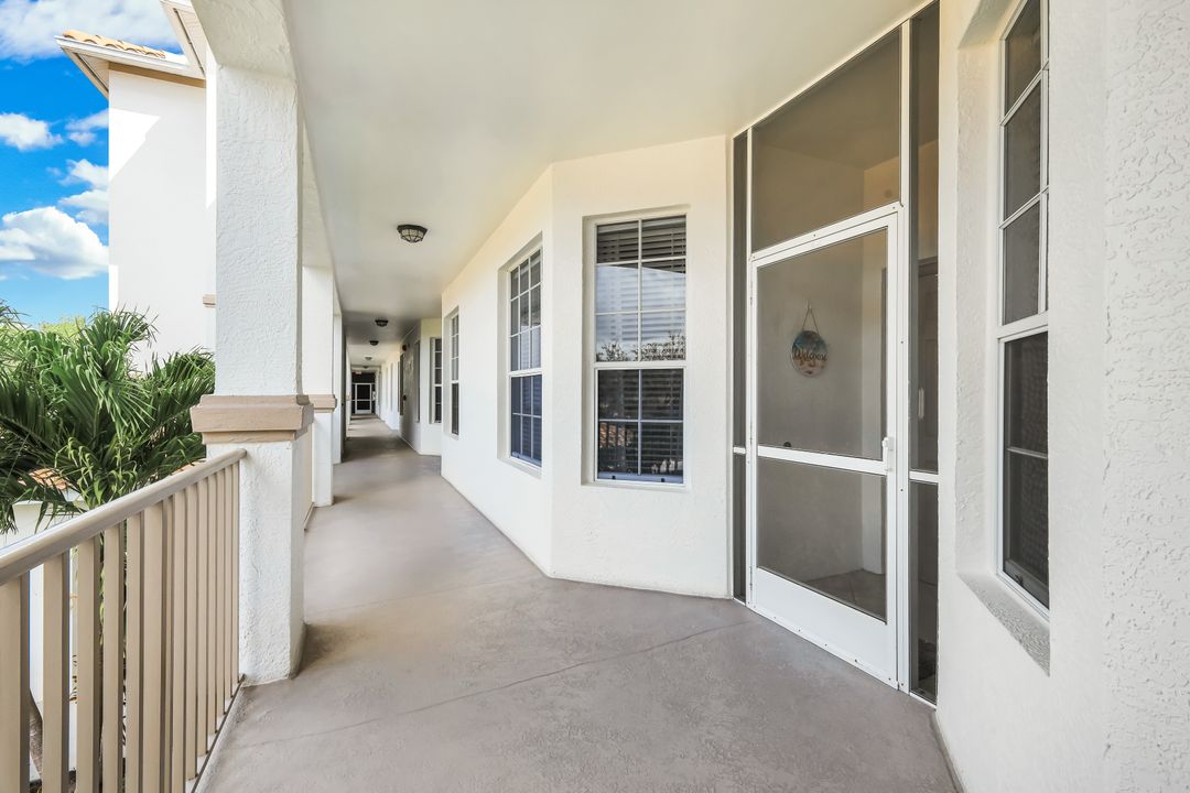 8253 Parkstone Pl #206, Naples, FL 34120