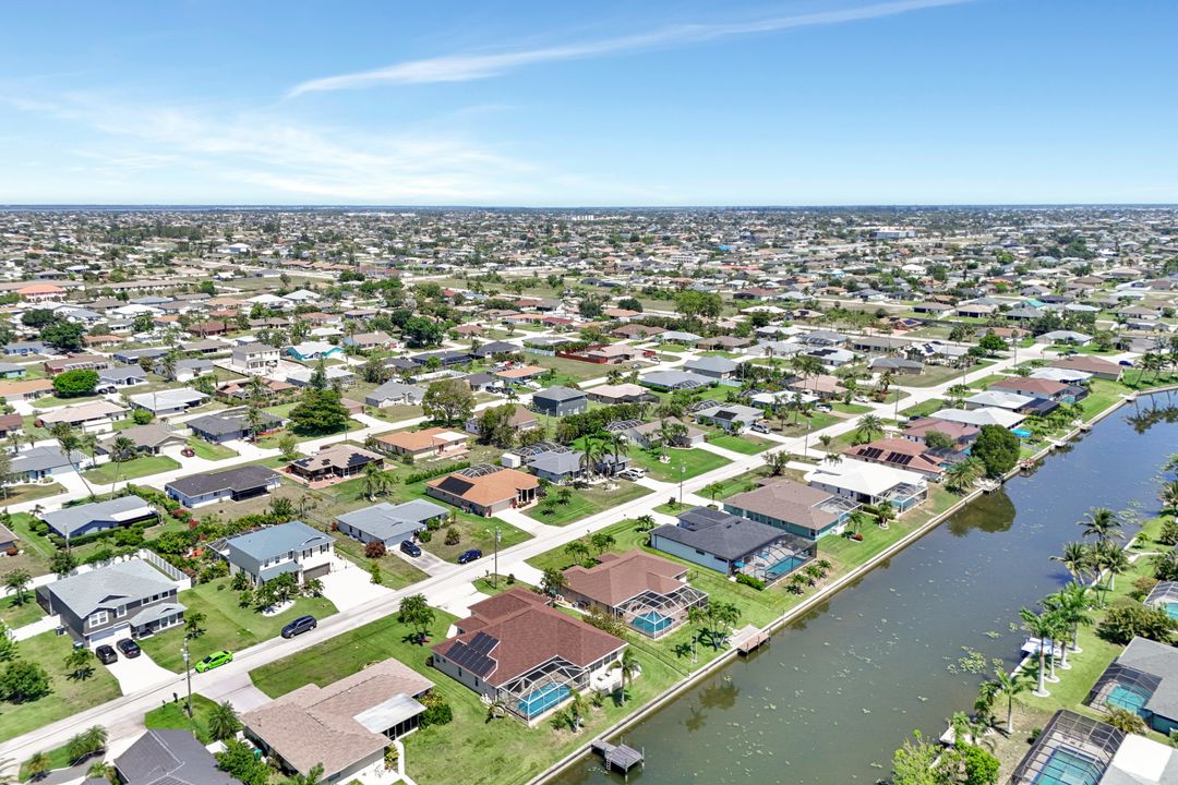 3317 SW 5th Pl, Cape Coral, FL 33914
