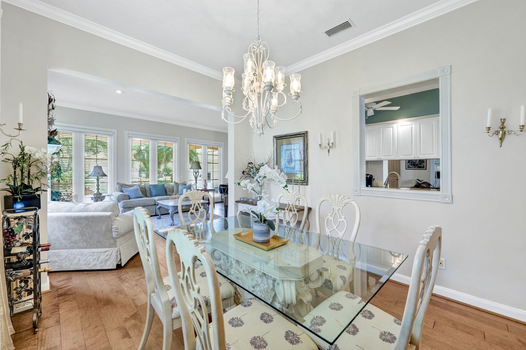 4313 Queen Elizabeth Way, Naples, FL 34119