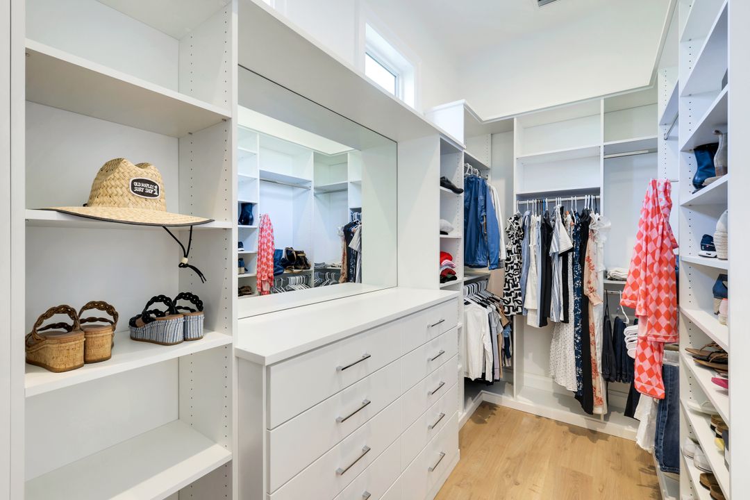 730 Harbour Dr, Naples, FL 34103