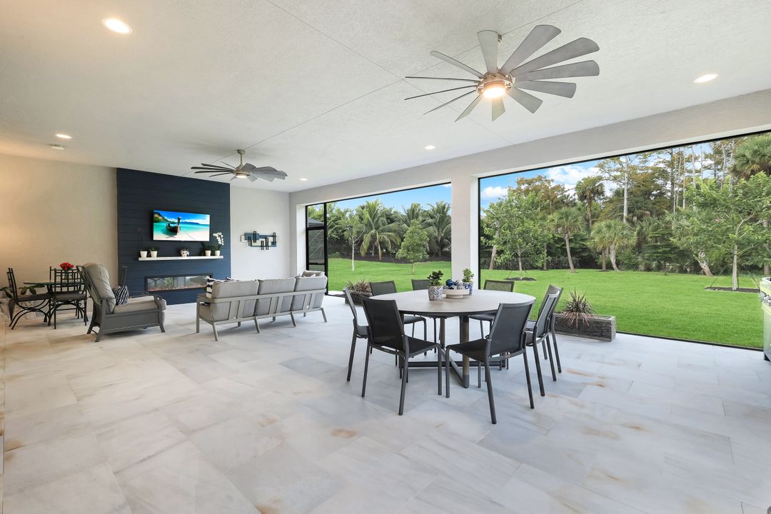 12033 Azalea Wy, Naples, FL 34120