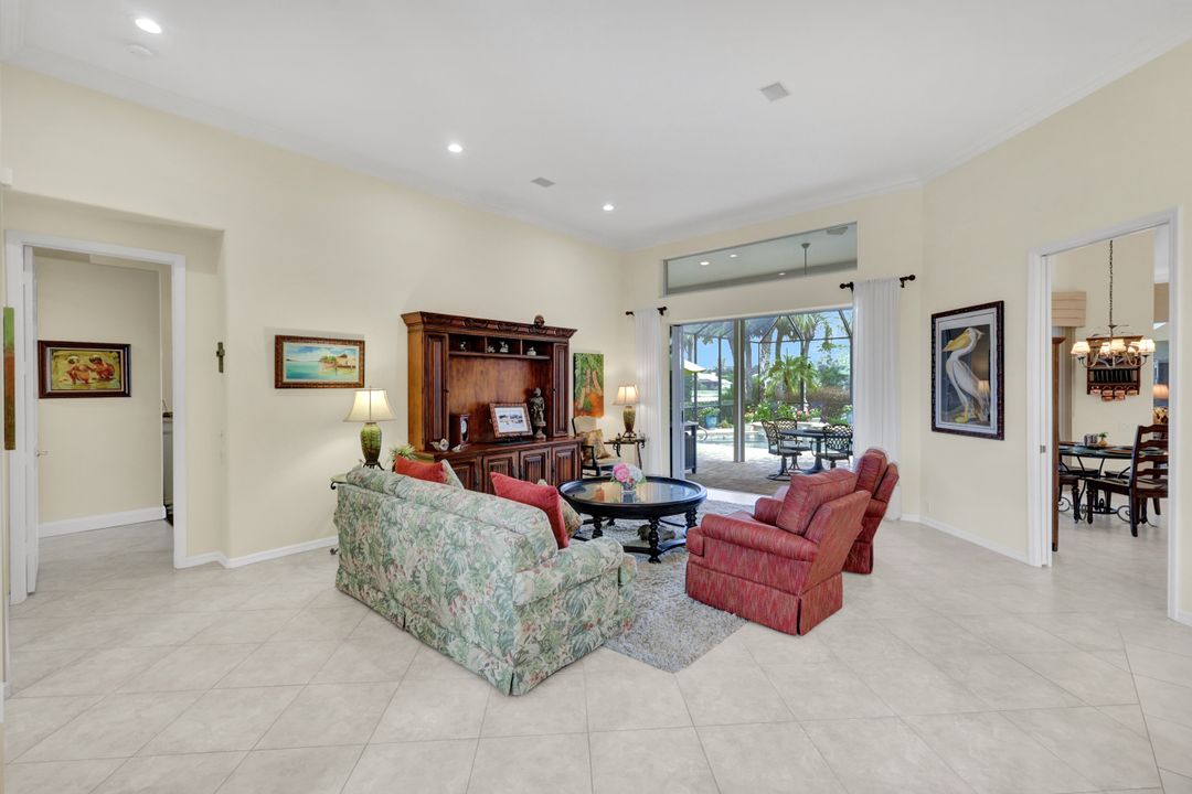 3750 Lakemont Dr, Bonita Springs, FL 34134