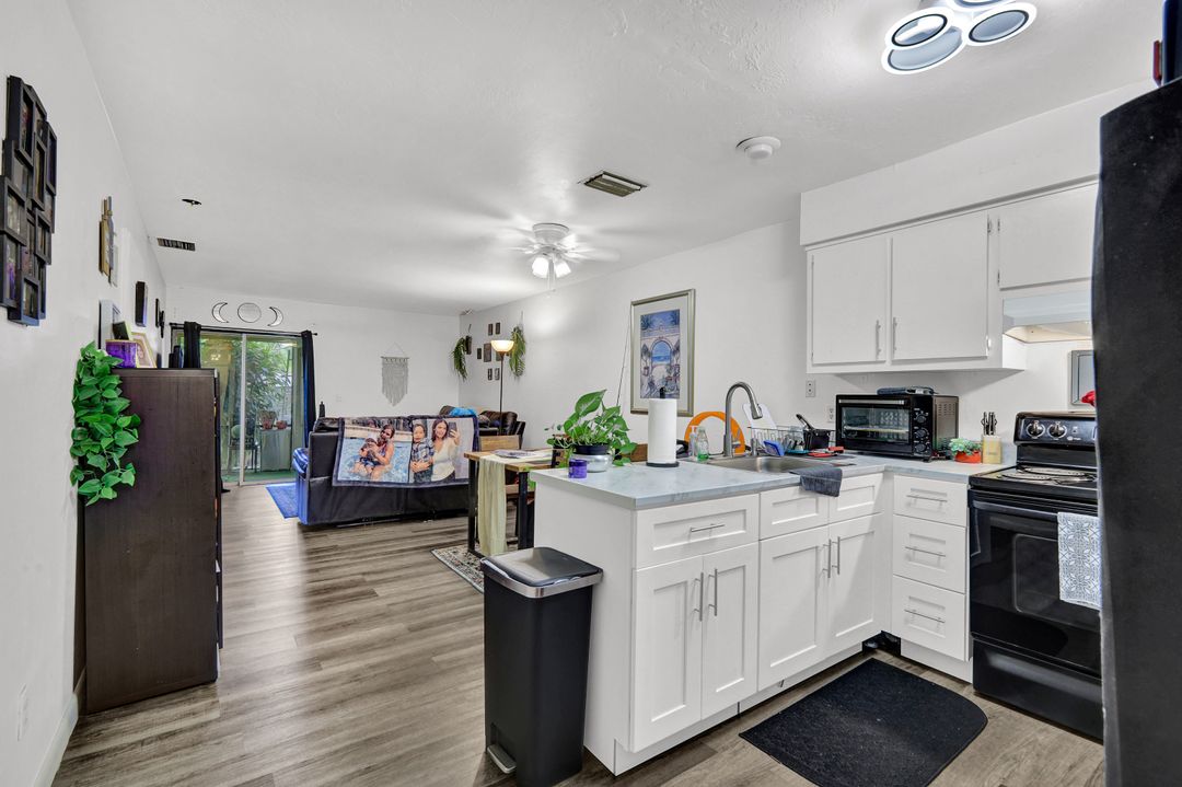 225 Cape Coral Pkwy E, Cape Coral, FL 33904
