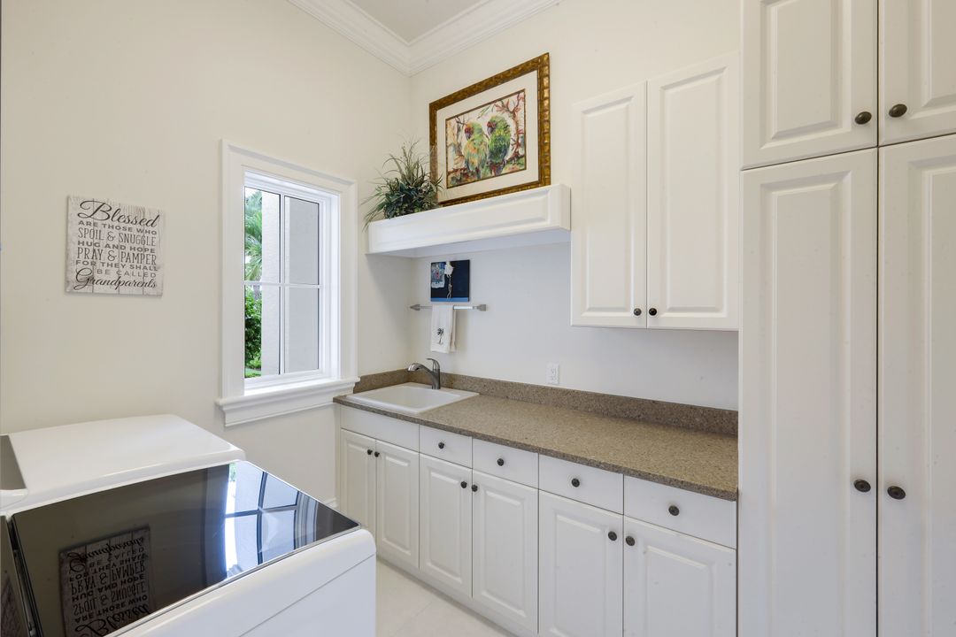 3150 Dahlia Way, Naples, FL 34105