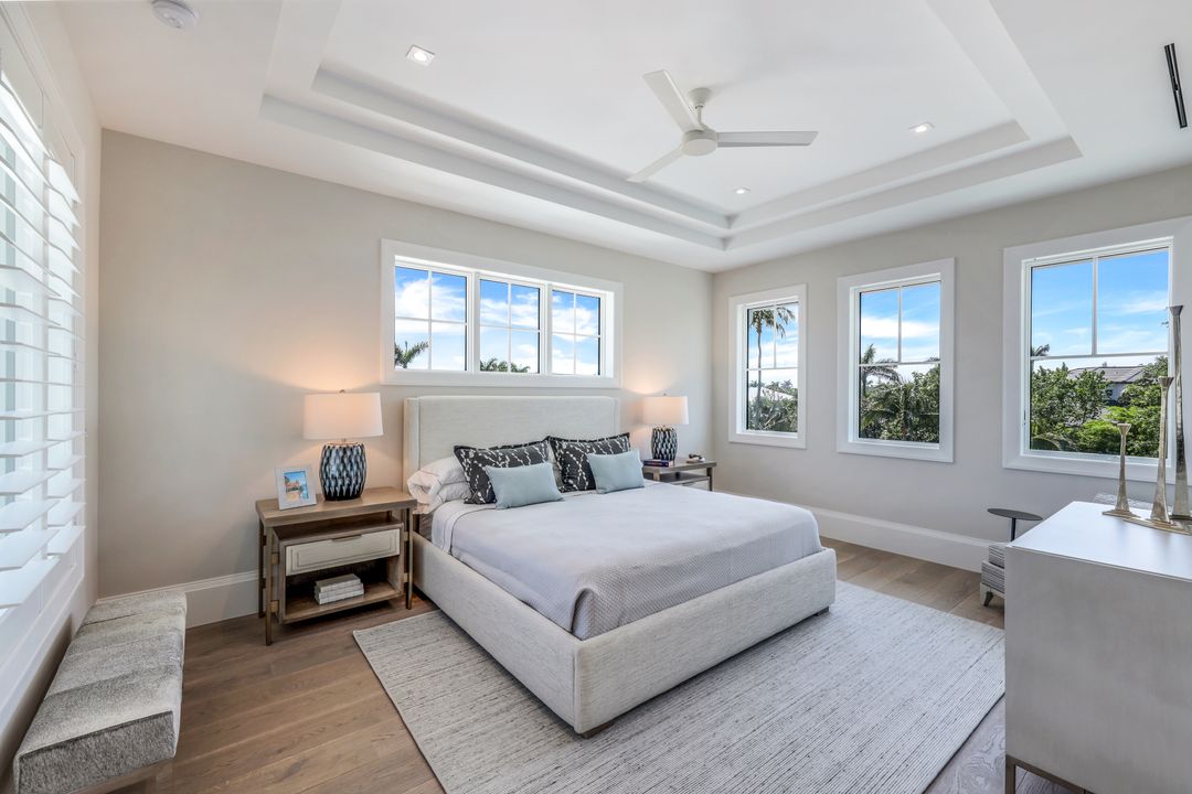 403 Neapolitan Way, Naples, FL 34103