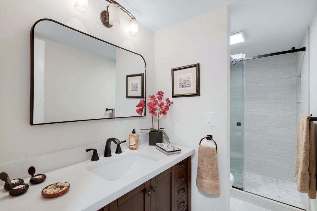 3200 Gulf Shore Blvd N  #115, Naples, FL 34103