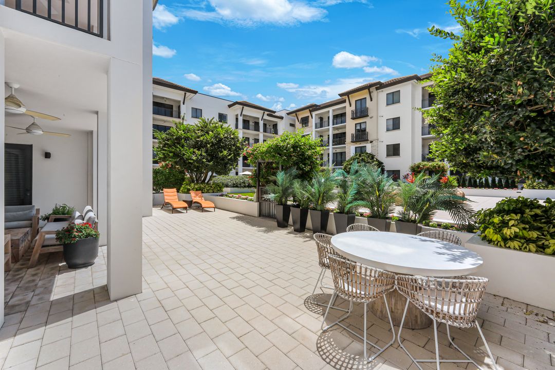 1030 3rd Ave S #216, Naples, FL 34102