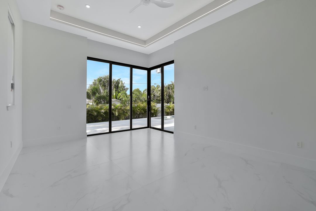 1317 Cypress Woods Dr, Naples, FL 34103