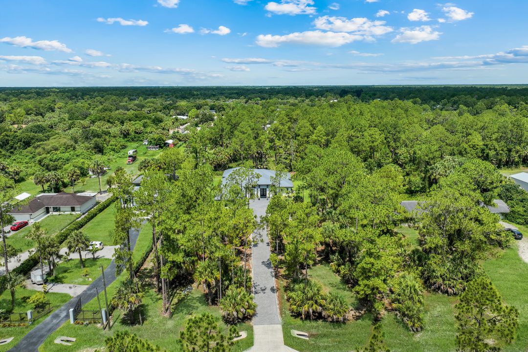 933 11th St SW, Naples, FL 34117