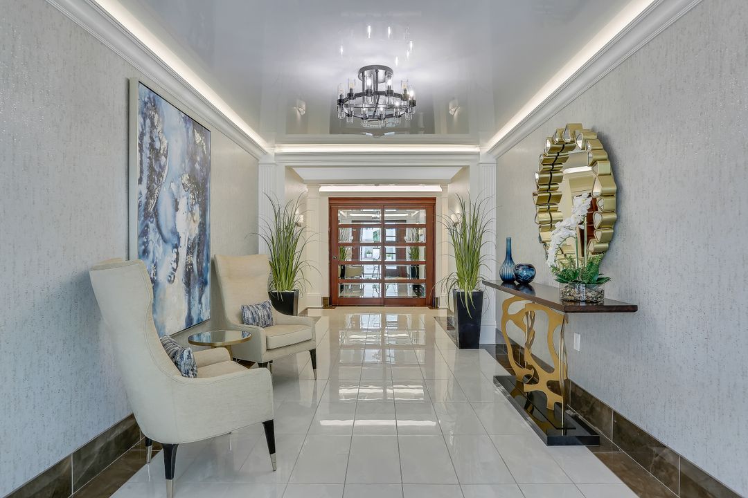 295 Grande Way #1203, Naples, FL 34110