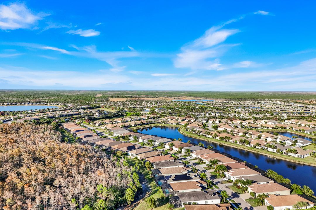 28560 Twain Dr, Bonita Springs, FL 34135