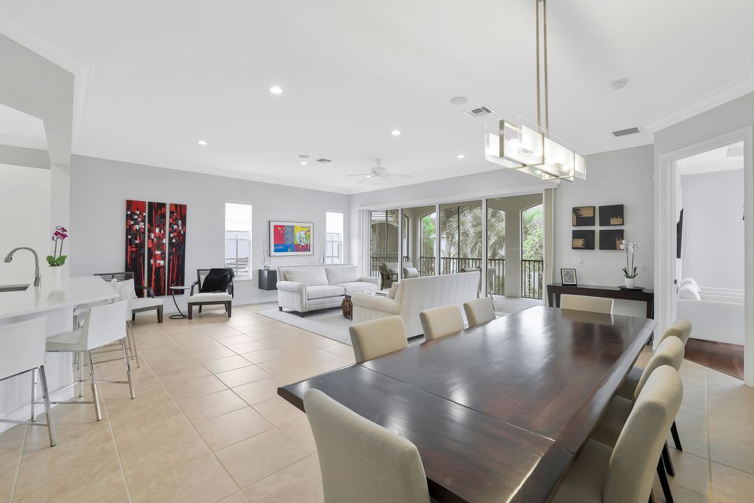 5030 Blauvelt Way #201, Naples, FL 34105