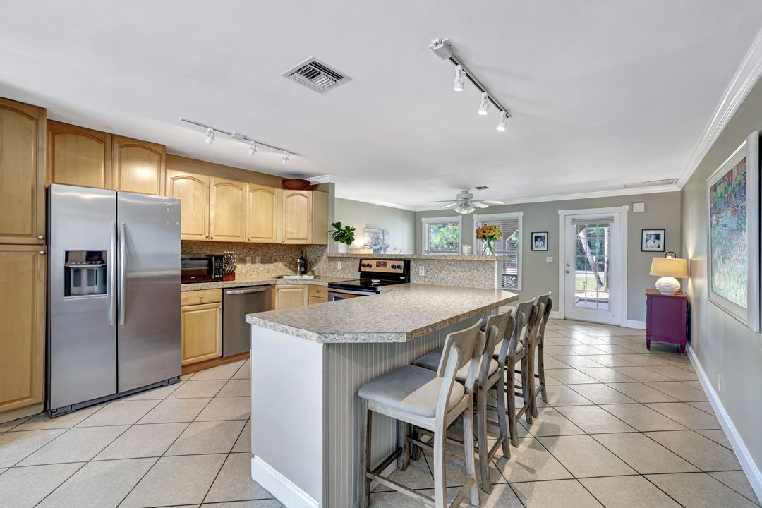 2840 14th St N, Naples, FL 34103