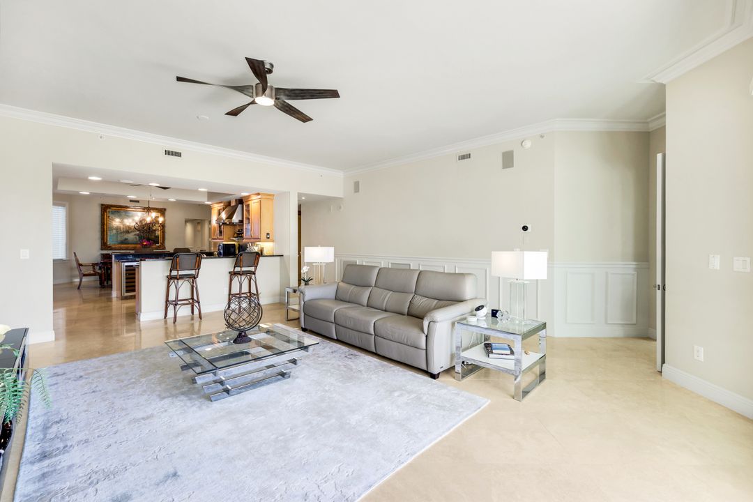 265 Indies Way #302, Naples, FL 34110