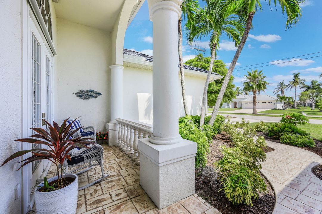 3724 Surfside Blvd, Cape Coral, FL 33914