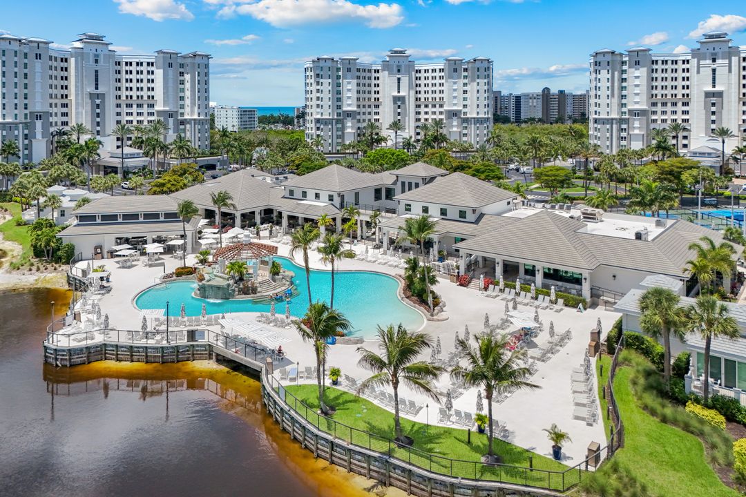 315 Dunes Blvd #707, Naples, FL 34110