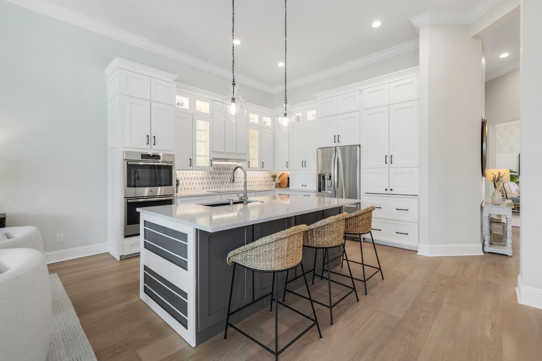 7395 Monteverde Way, Naples, FL 34119