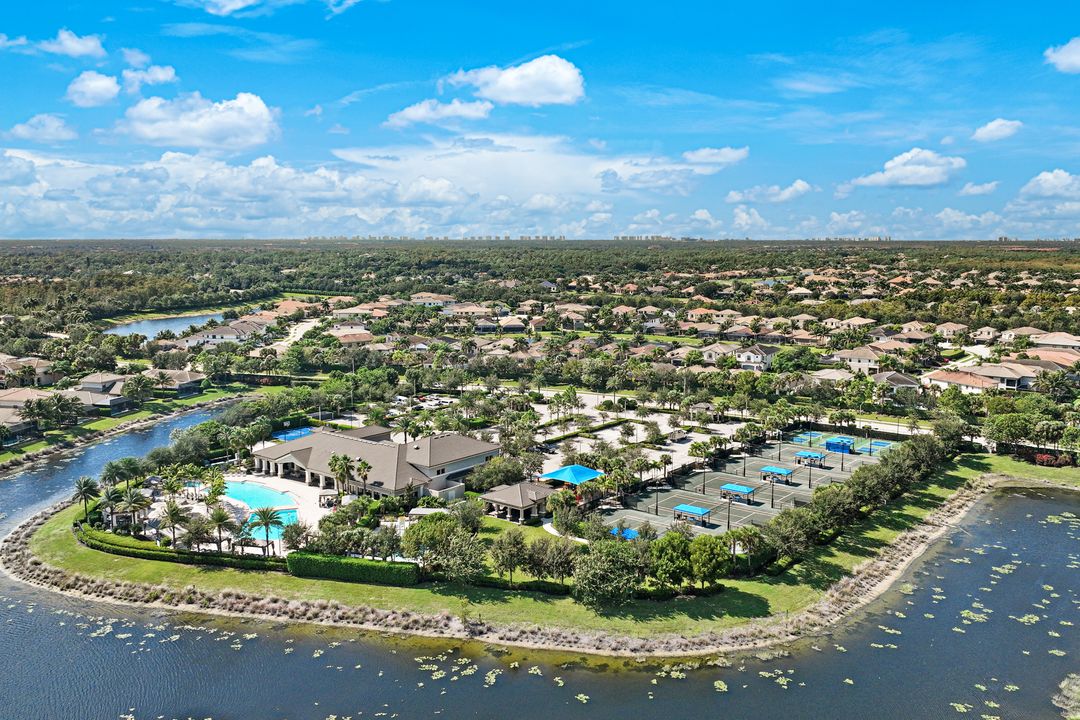 4394 Caldera Cir, Naples, FL 34119