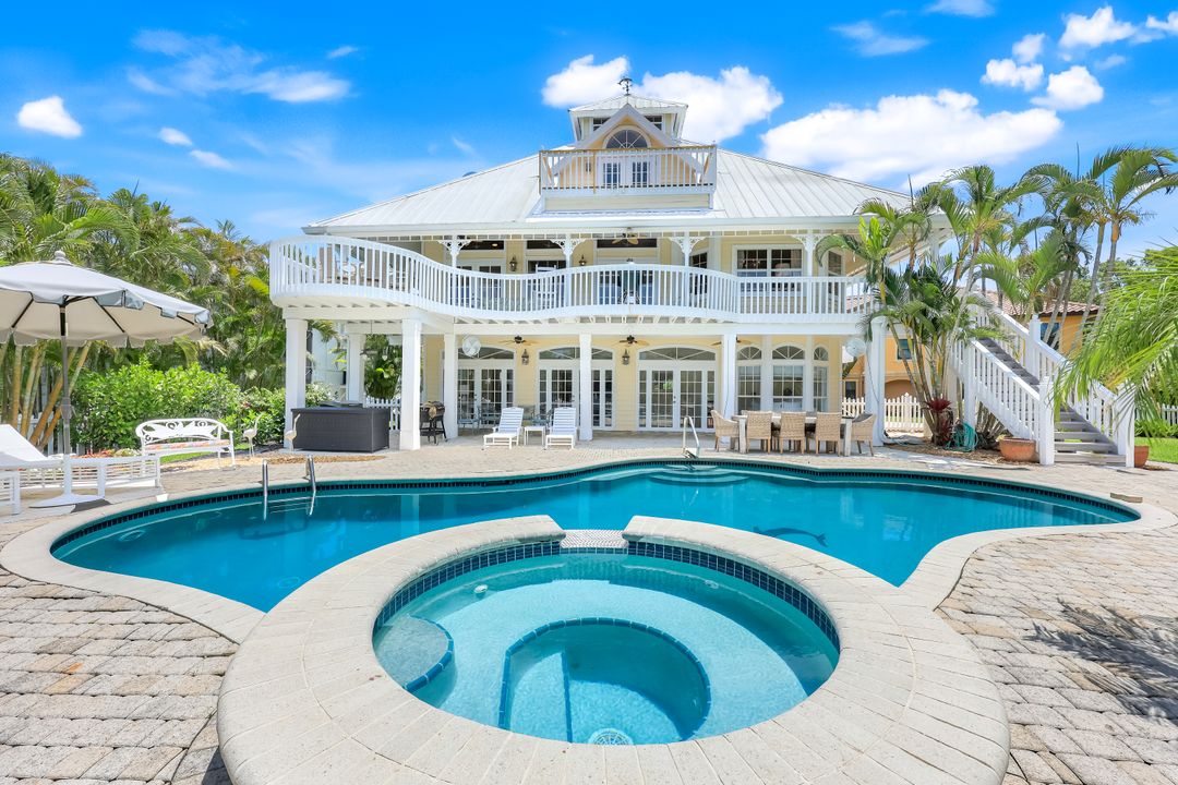 203 San Mateo Dr, Bonita Springs, FL 34134