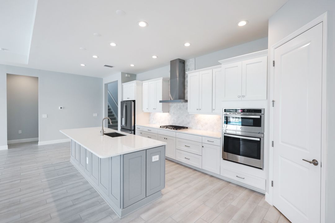 3995 Pegasus Wy, Naples, FL 34120